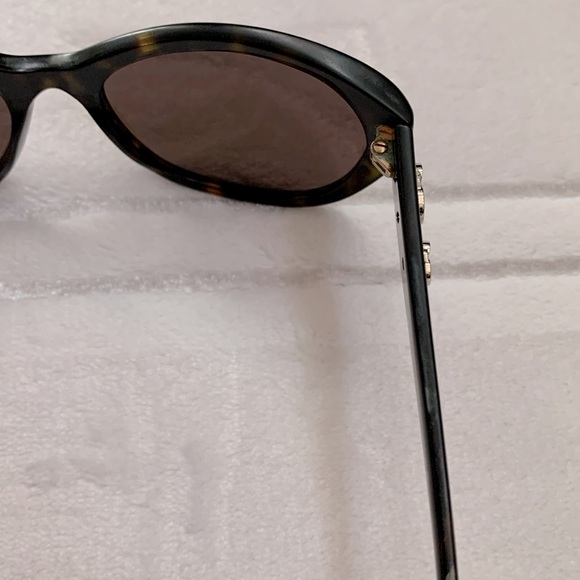 Vintage Chanel Tortoise Shell Camellia Sunglasses Brown - Picture 10 of 14